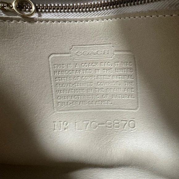 Vintage Coach Court - Picture 6 of 15